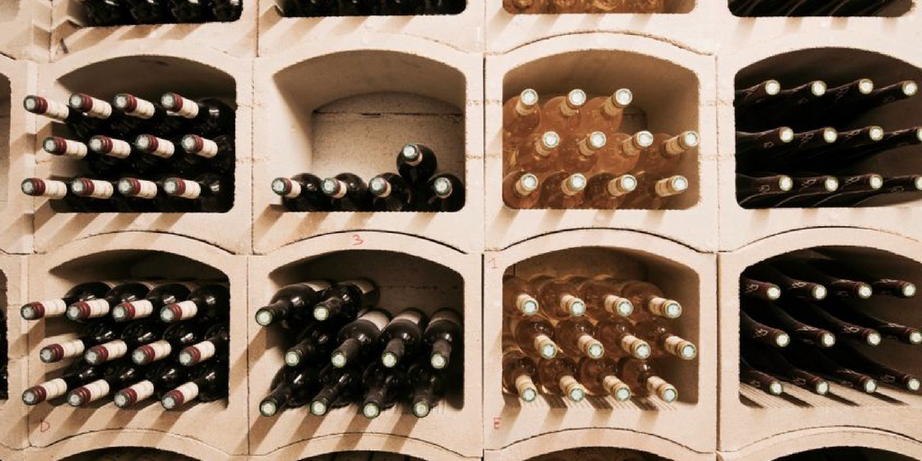 Cave à vin : que faut-il choisir pour bien conserver son vin ?
